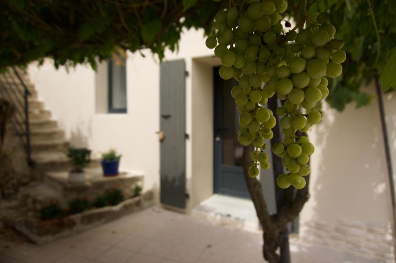 Gites Du Mas De Surlan Chantemerle-les-Blés Exterior foto