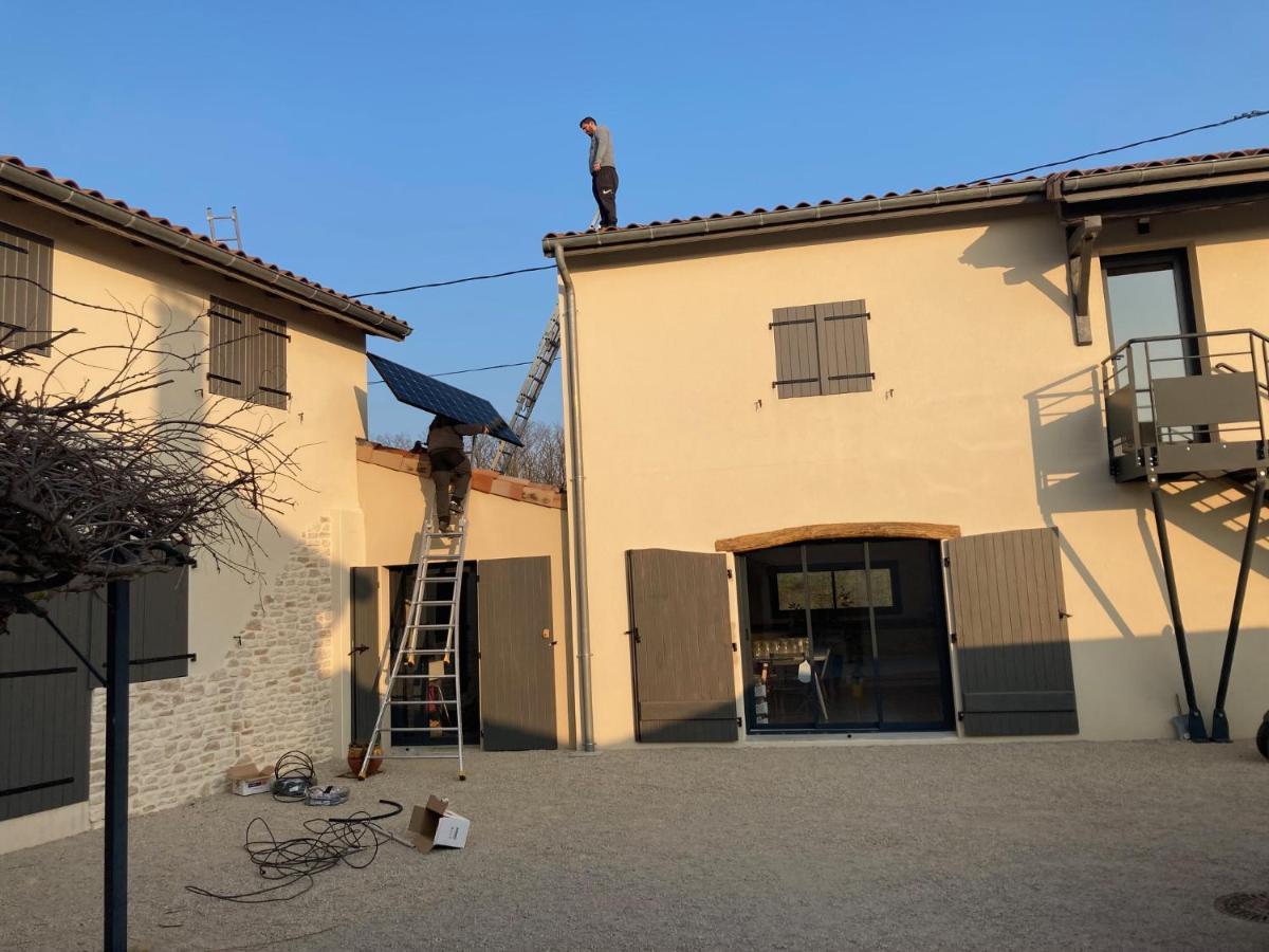 Gites Du Mas De Surlan Chantemerle-les-Blés Exterior foto
